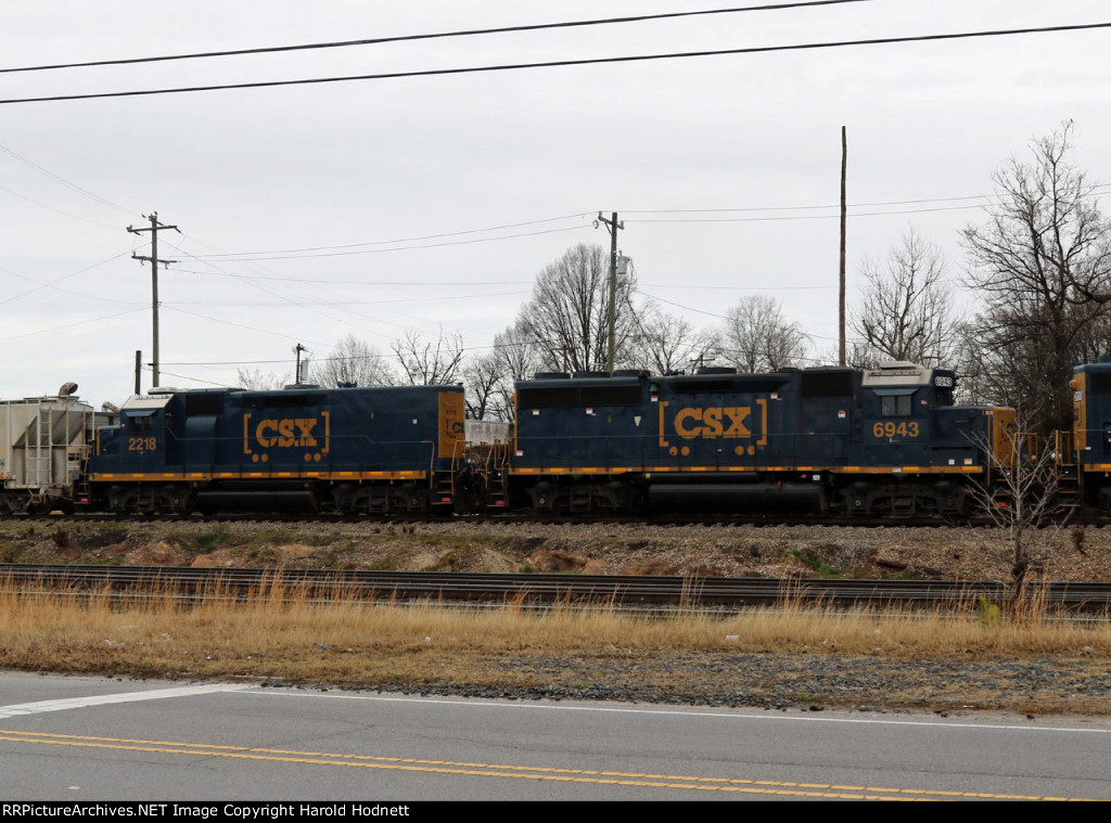 CSX 6943 & 2218 shove on train F729-23